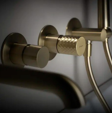 Falba süllyesztett csaptelep, Deante Silia Hexa kádtöltő, szálcsiszolt arany BHS_R18P