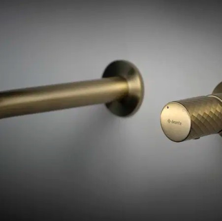 Falba süllyesztett csaptelep, Deante Silia Hexa mosdó csaptelep szálcsiszolt arany BHS_R54L